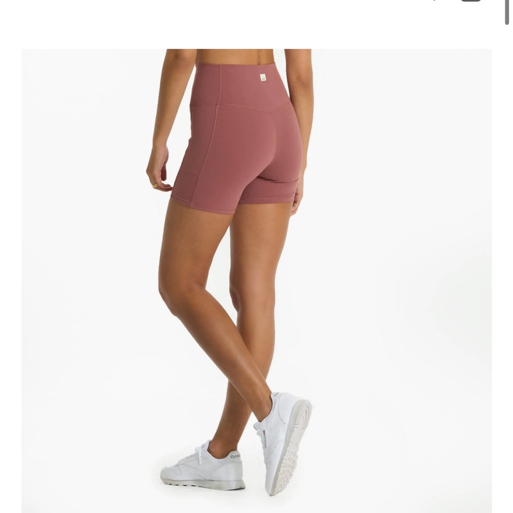 Vuori Studio Pocket Short, 5” Inseam, Size L